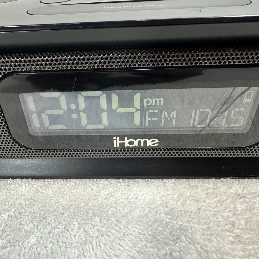 iHome iP97 Alarm Radio iPod Dock AM FM Black Digital Scratched/cracked Screen